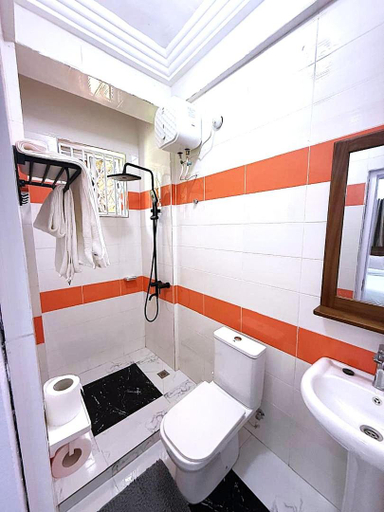 Bathroom 3, Downtown Virgins Hotel, Komenda-Edina-Eguafo-Abirem