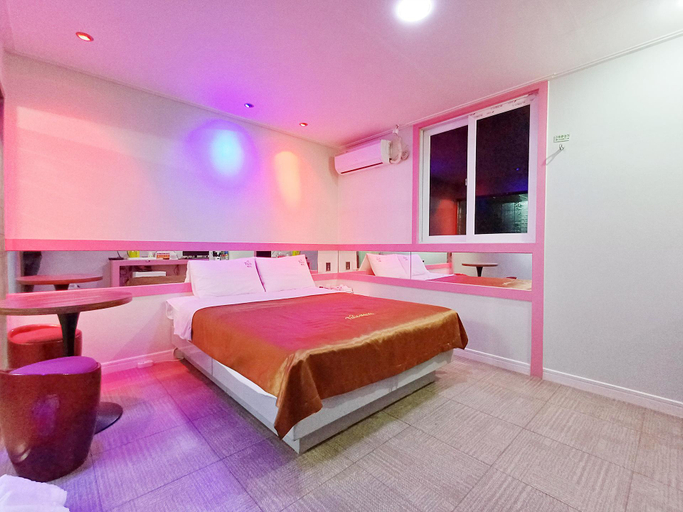 Bedroom 2, Tongyeong Two, Tongyeong
