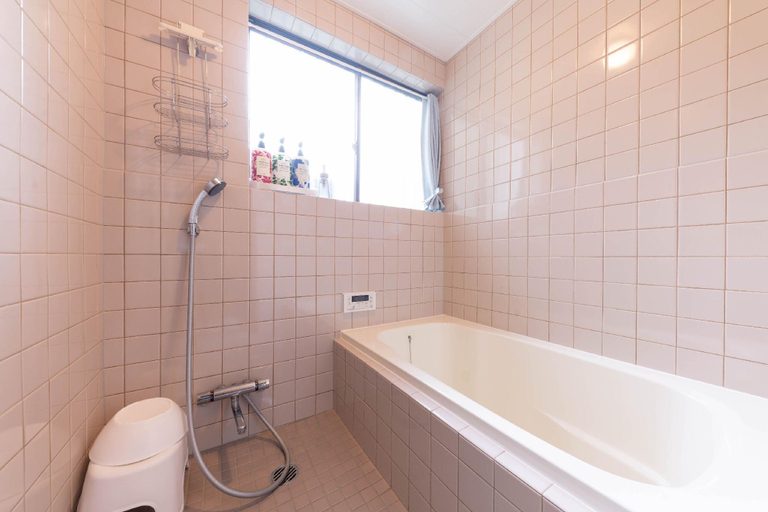 Bathroom 3, Hakone Yumoto Kawakazesou, Hakone