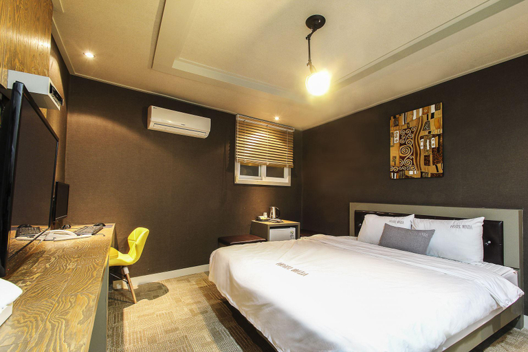 Bedroom 2, Busan Yeonsan-dong W, Yeonje