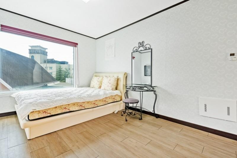 Bedroom 2, Eulwang Jaden 29 Pension, Jung