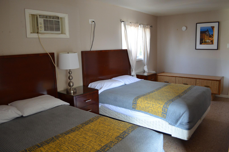 Bedroom 2, Studio 1 Motel, Northumberland