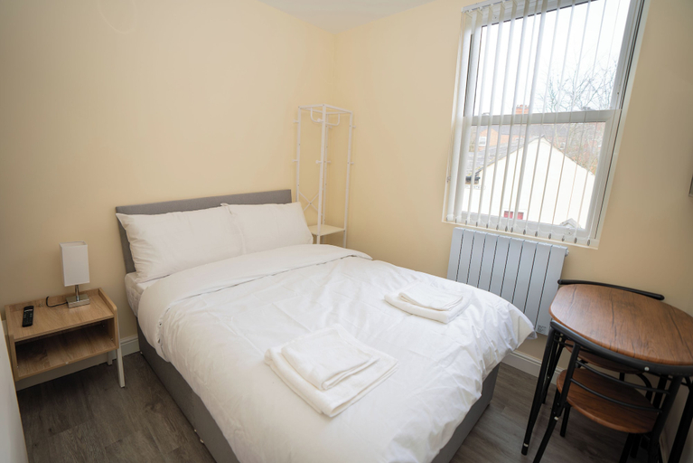 Room 4, Park View, Leicester