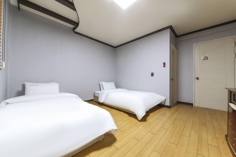Bedroom 2, Gyeryong Luna, Yuseong
