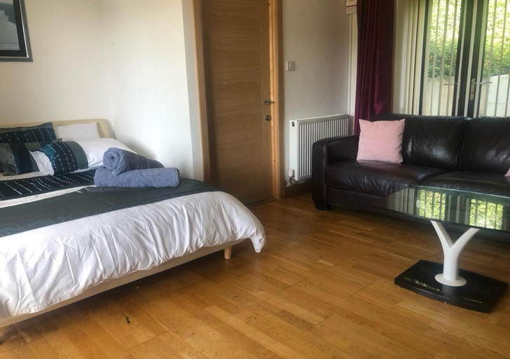 Bedroom, Gannel View Apartment, Cornwall