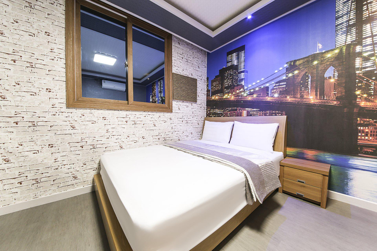 Bedroom 2, Donghae King, Donghae