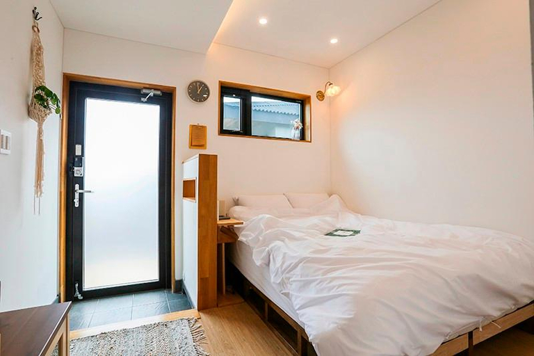 Bedroom 2, Jeju Black Stone Pension, Jeju