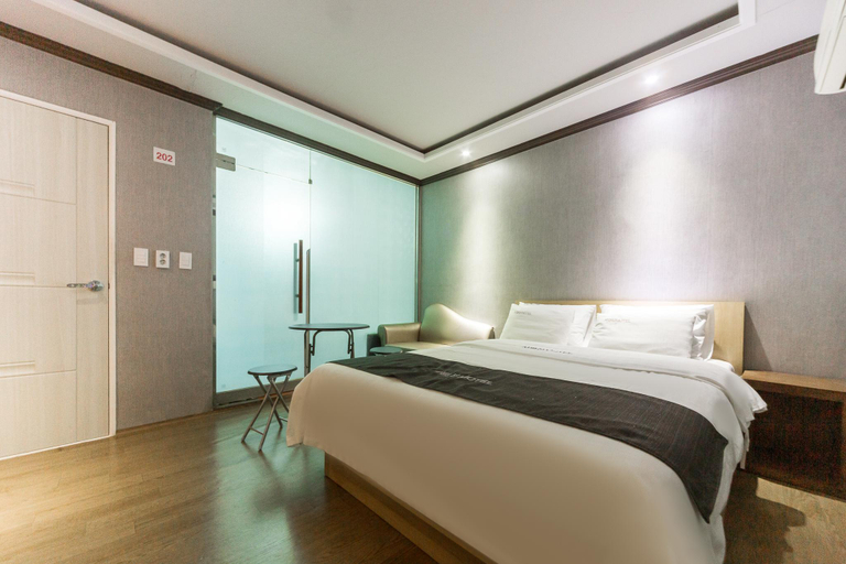 Bedroom, Gimje Jipyeongseon, Gimje