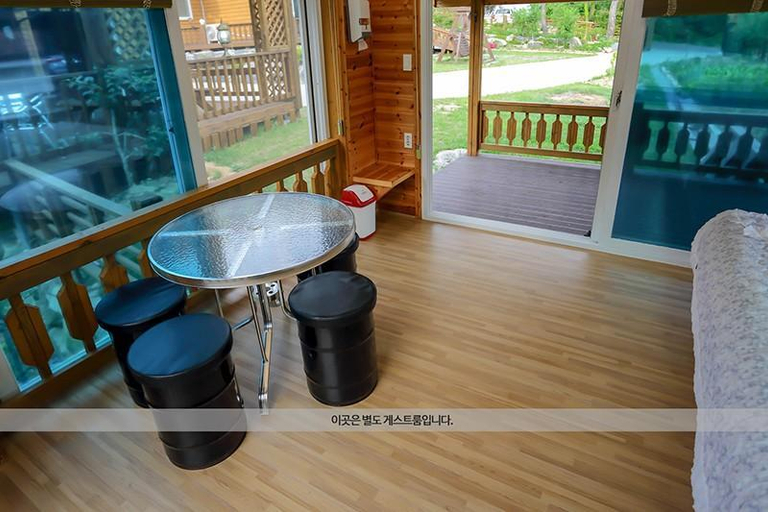 Others 5, Yesan Aria O2 Pension, Yesan