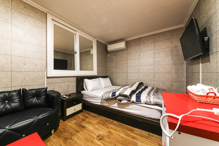 Bedroom 3, Miryang Sky, Miryang