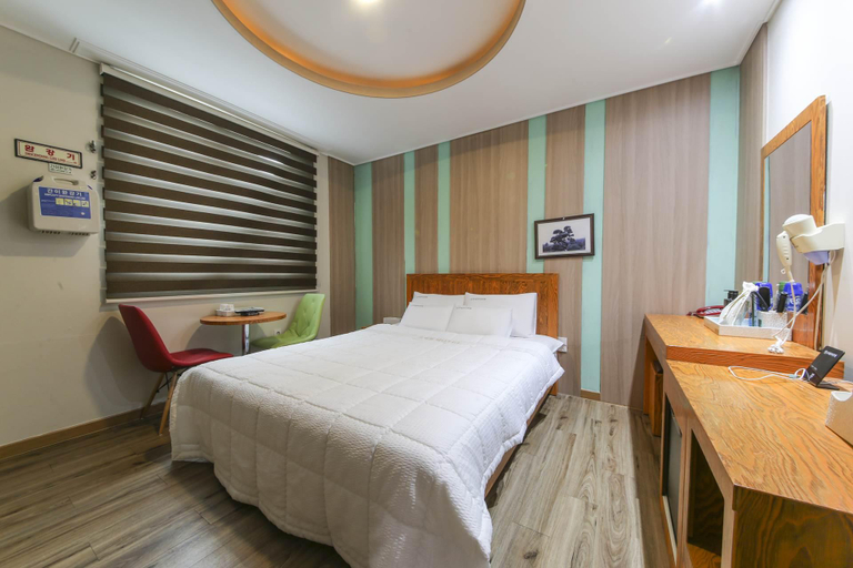 Bedroom 4, Gokseong Smile Self Check-in Motel, Damyang