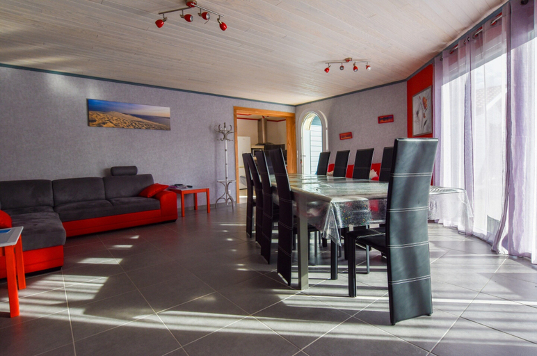 Dining, Poolside Escape by Arcachon, Gironde