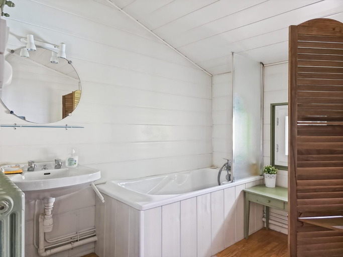 Bathroom 4, Villa Rhona, Drôme