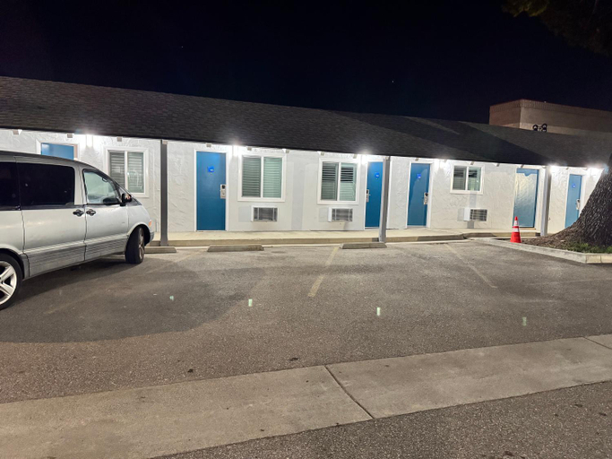 Exterior view 2, Angel Motel near Anaheim, Orange