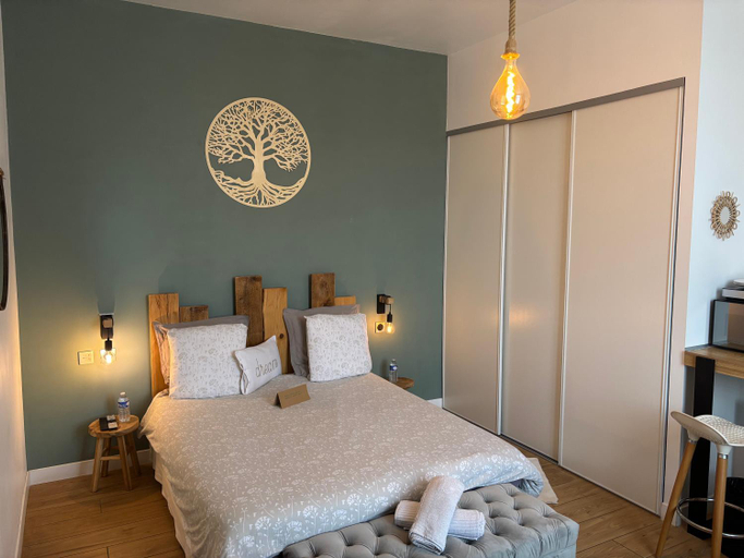 Bedroom, Le domaine de la verrerie, Nord