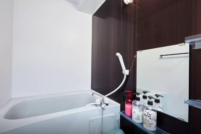 Bathroom 3, Tobu High Line Daimon, Minato