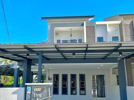 4, Entire Vacation House In Sitiawan, Manjung
