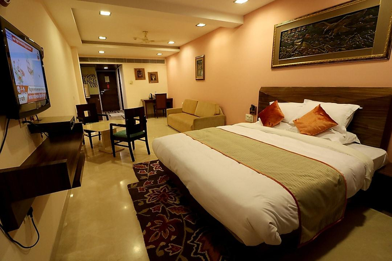 Bedroom 1, Hotel Royal Inn, Lucknow
