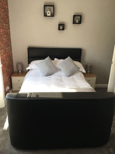 Bedroom 2, Lovely 2- Bed Apartment in Hawick, Scottish Borders