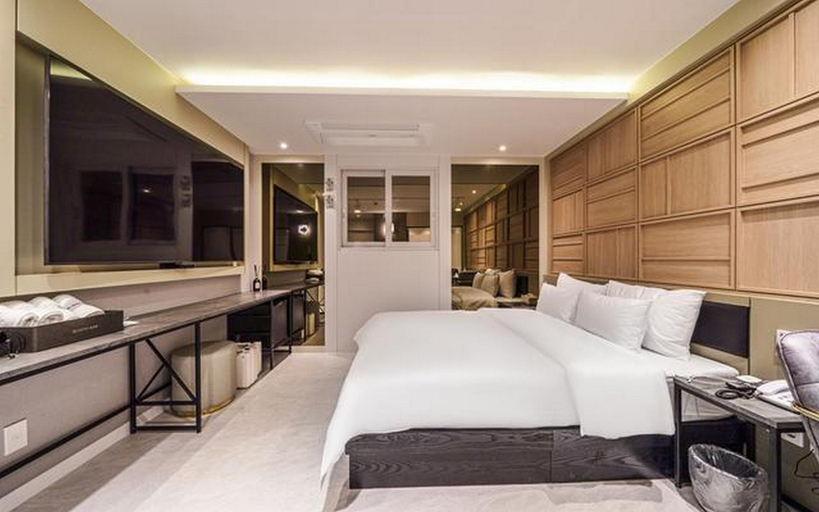 Bedroom 2, Taean Khan Hotel, Taean