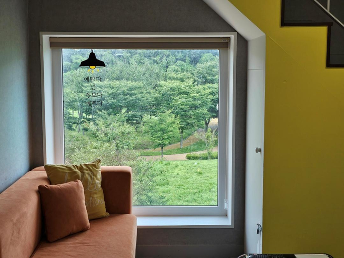 Others 5, Yeongjongdo Blooming House, Jung