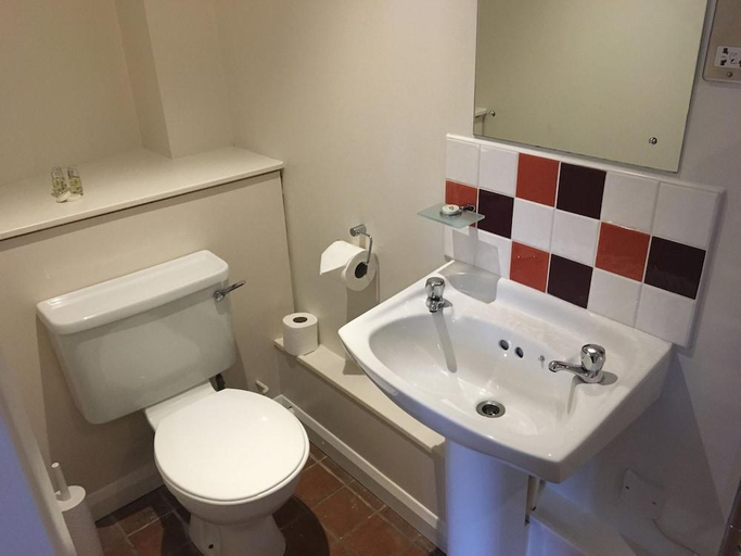 Bathroom, El Cafe at The White Swan, Warwickshire