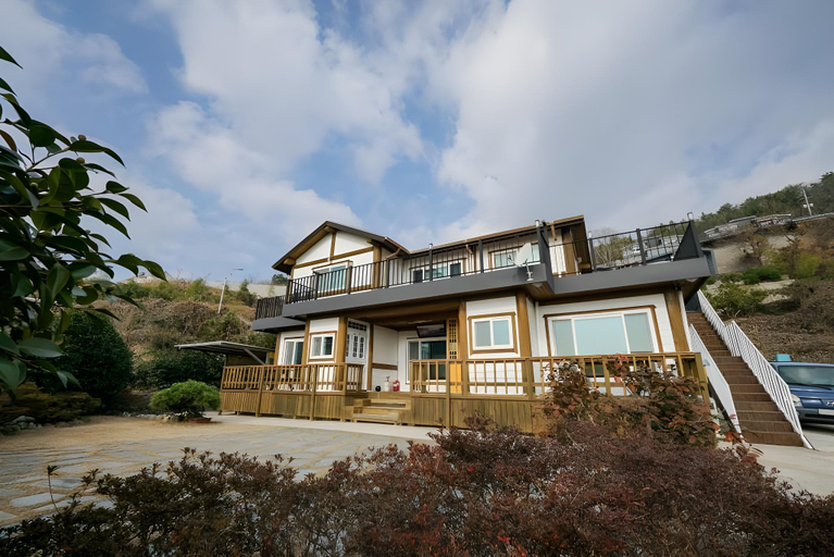 Exterior & Views 1, Namhae Moana Pension, Namhae