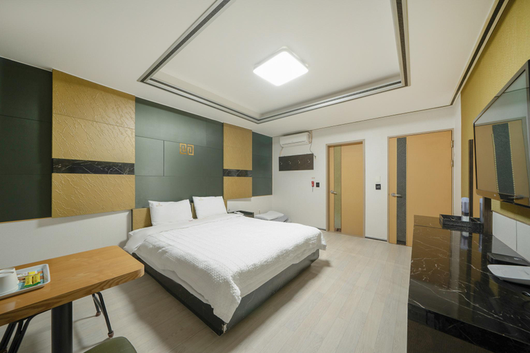 Bedroom, Yeosu S, Yeosu
