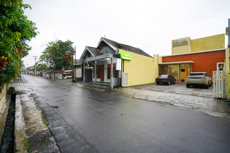 Exterior & Views 2, Urbanview Stay @H jakal by RedDoorz, Sleman