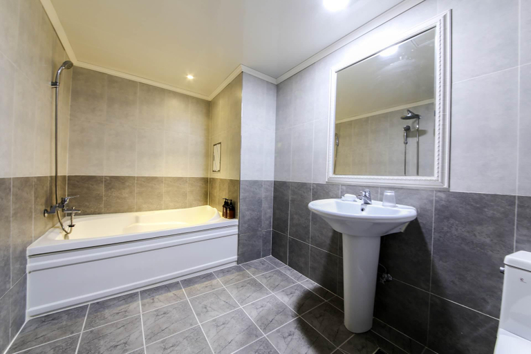 Bathroom, Busan Oncheonjang JS, Dongnae