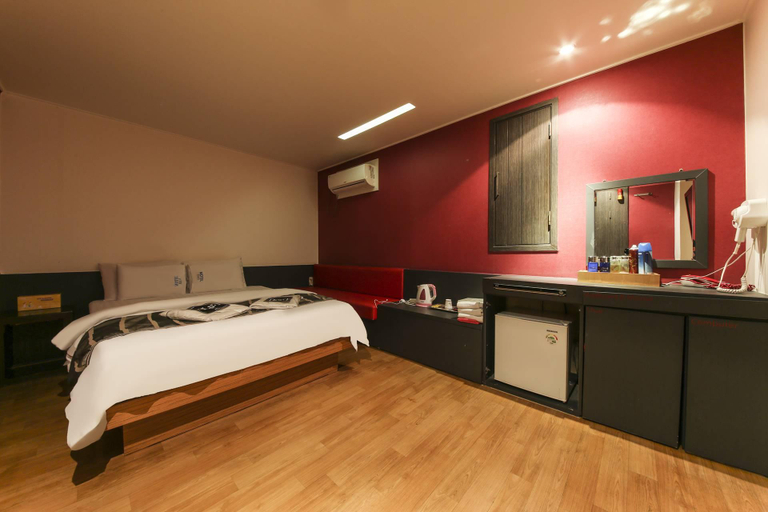 Bedroom 2, Anyang Lu, Anyang