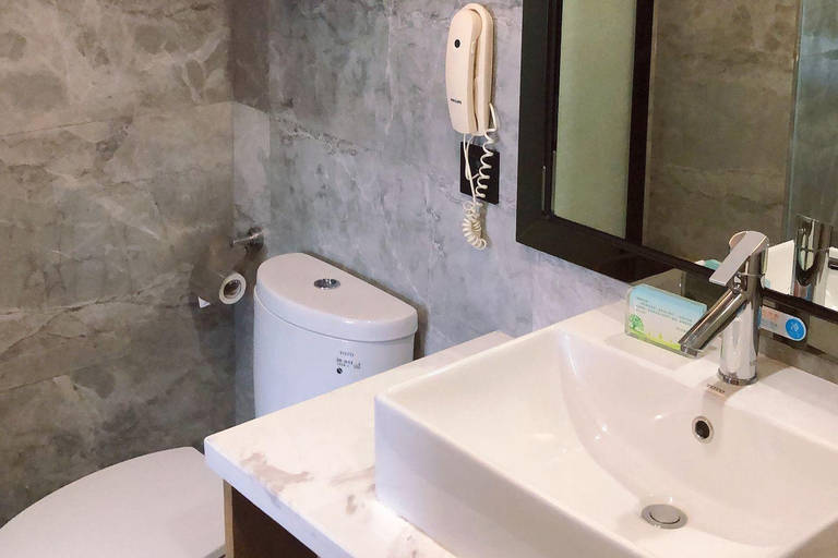 Bathroom 3, Silver Sea Hotel, Zhanjiang