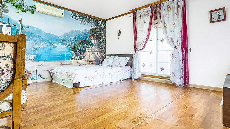 Bedroom 2, Yangpyeong Pension View, Yangpyeong