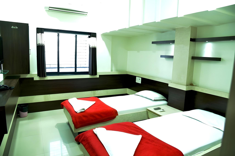 Others 3, Hotel Excel Executive, Amravati