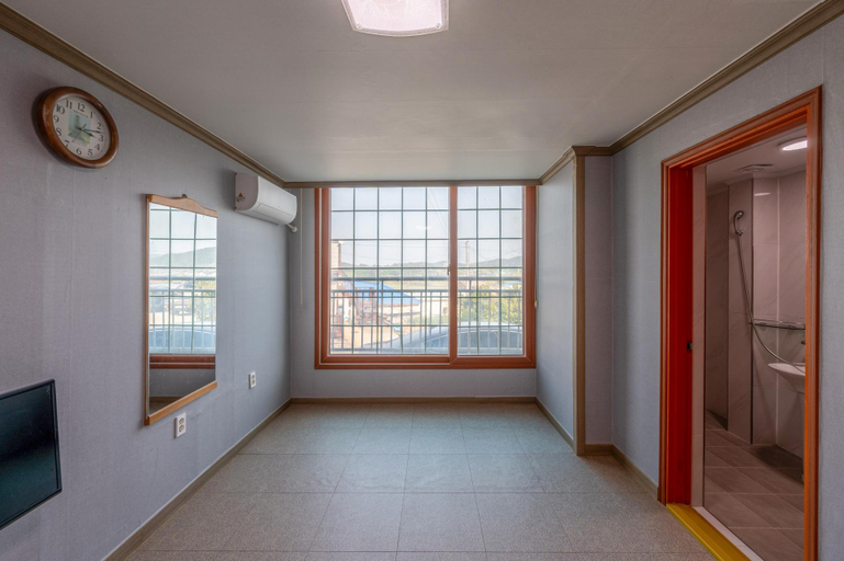 Others 5, Taean Wave Blue House Pension, Taean