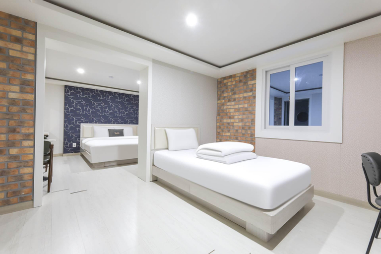 Bedroom 3, Gimhae Eobang-dong Suite Hotel, Gimhae