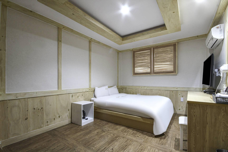 Bedroom 3, Mungyeong E, Mungyeong
