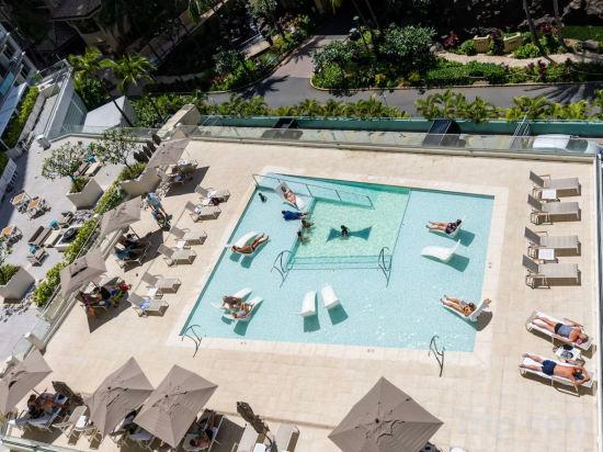 1, City & Palm View Oceanfront Bliss w/ Free Parking, Honolulu