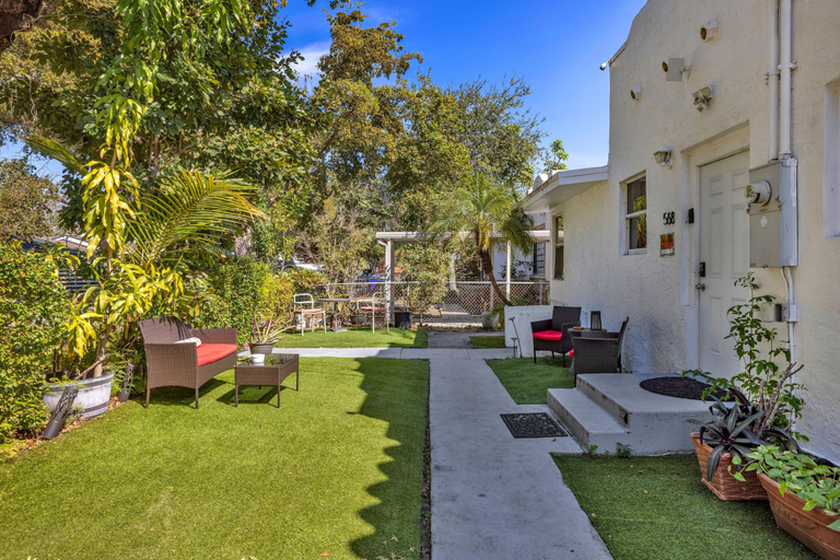Terrace/patio 5, Artful King Room With Free Parking, Miami-Dade