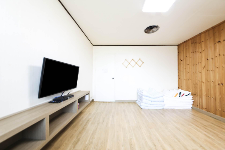 Bedroom 4, Ulam Baekam Goryeo Hot Spring Hotel, Uljin