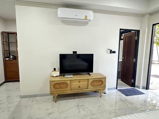 4, Bamboo Resort, Si Prachan