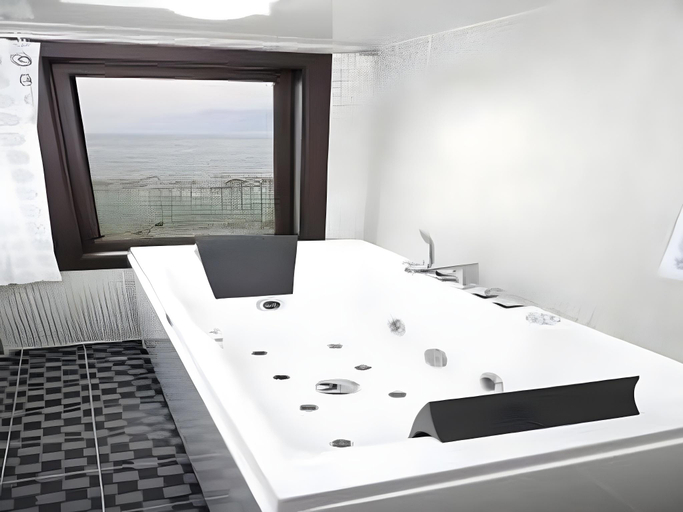 Bathroom, Honghyun Village, Namhae