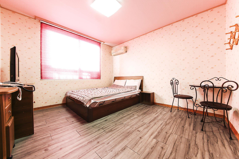 Bedroom 2, Hongcheon Castle Motel (Ocean World), Chuncheon