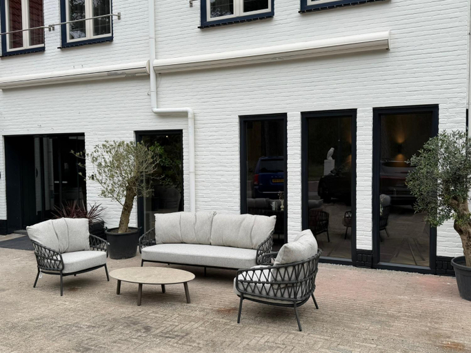 Others 5, Hotel het Uilenbos, Texel