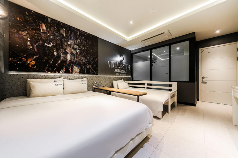 Bedroom 2, Changwon Myeongseo-dong Hotel City Travel, Changwon