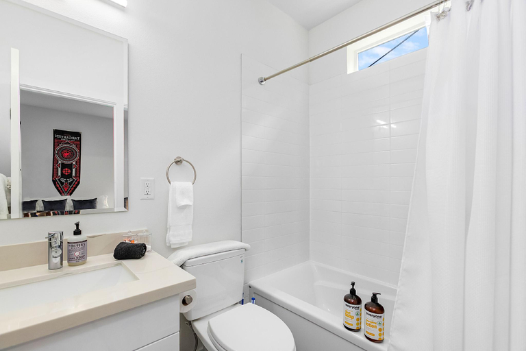Bathroom 5, Dragonstone Sweet Suite, Seattle