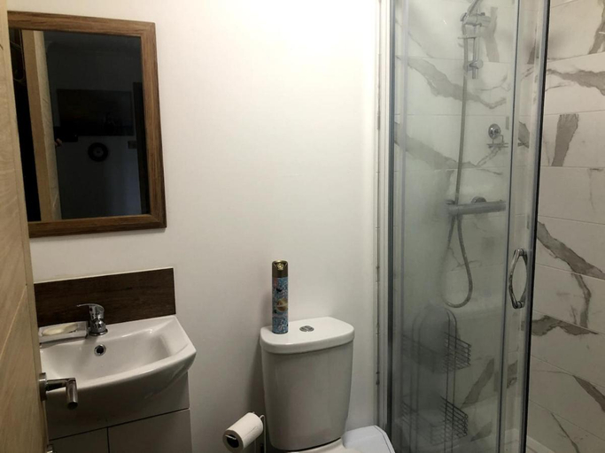Bathroom, Gannel View Apartment, Cornwall