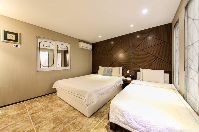 Bedroom 4, Gurye Mari Hotel, Gurye