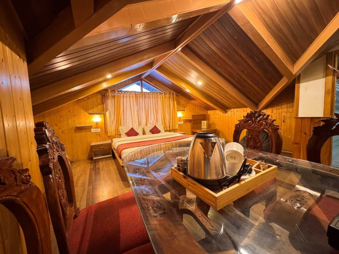 Room 4, Hotel The Red Apple, Kullu