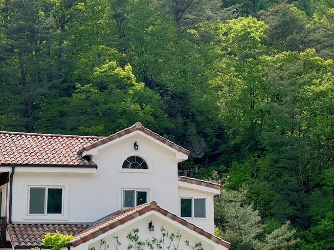 Others 3, Jeongseon Solmi Pension, Jeongseon